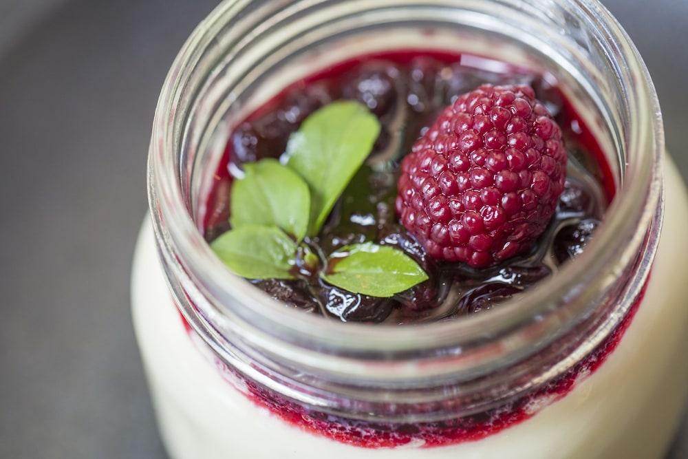 Movich Hotel Las Lomas Rionegro Eksteriør bilde A jar of yogurt with fruit