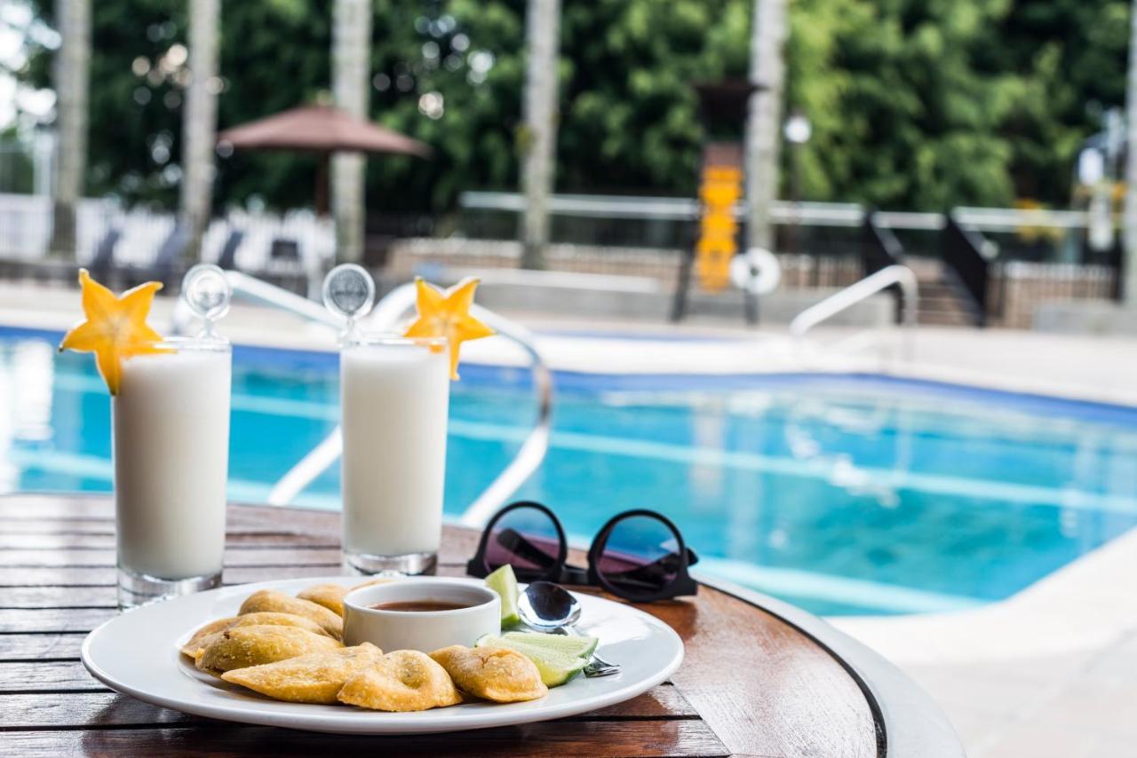 Movich Hotel Las Lomas Rionegro Eksteriør bilde Poolside at the hotel