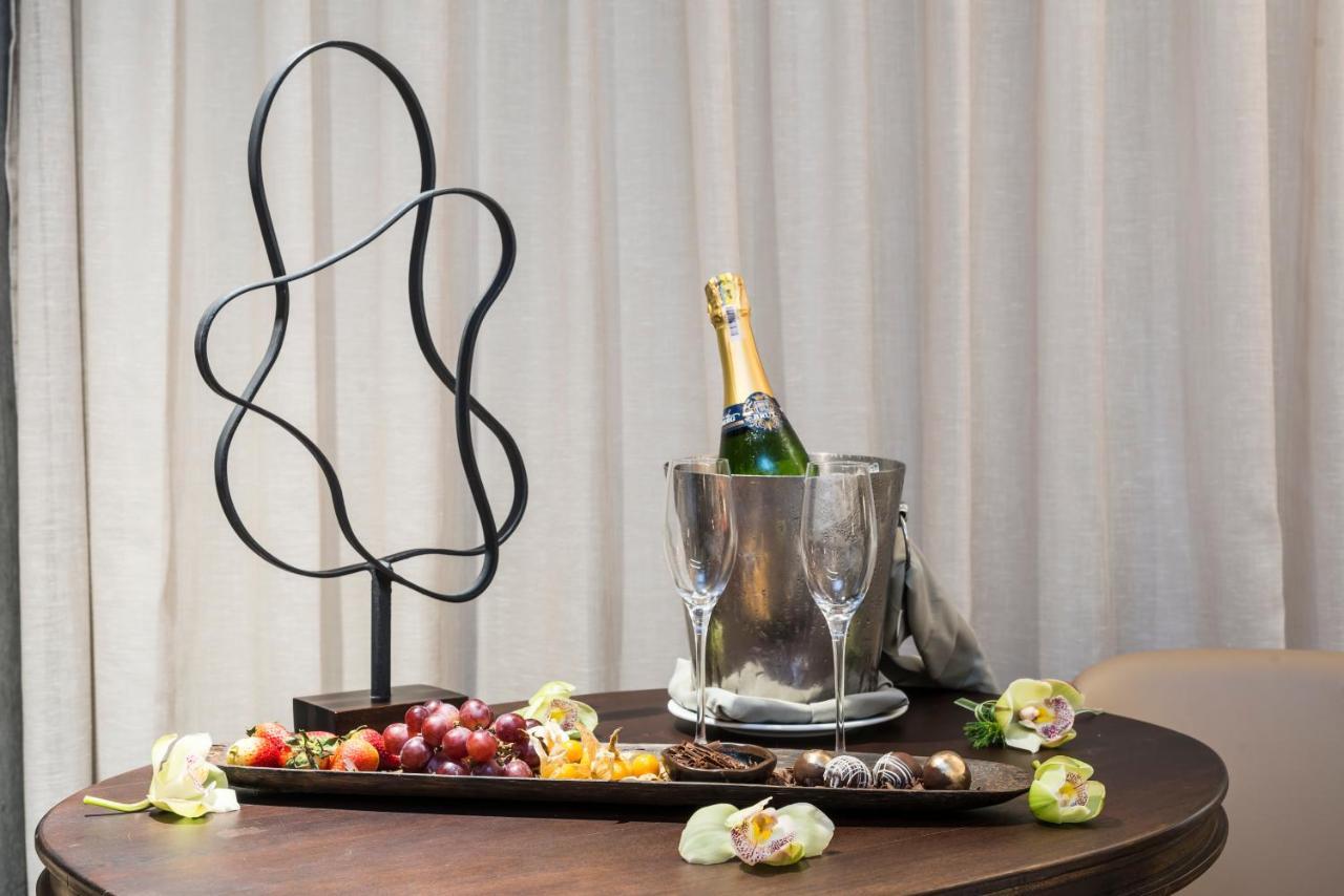 Movich Hotel Las Lomas Rionegro Eksteriør bilde A wine cooler